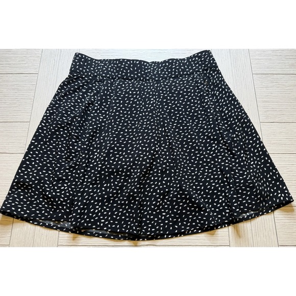 T by Talbot Ladies Skort Sz S Black & White Speckled Dots Golf Athletic Tennis - Picture 1 of 10